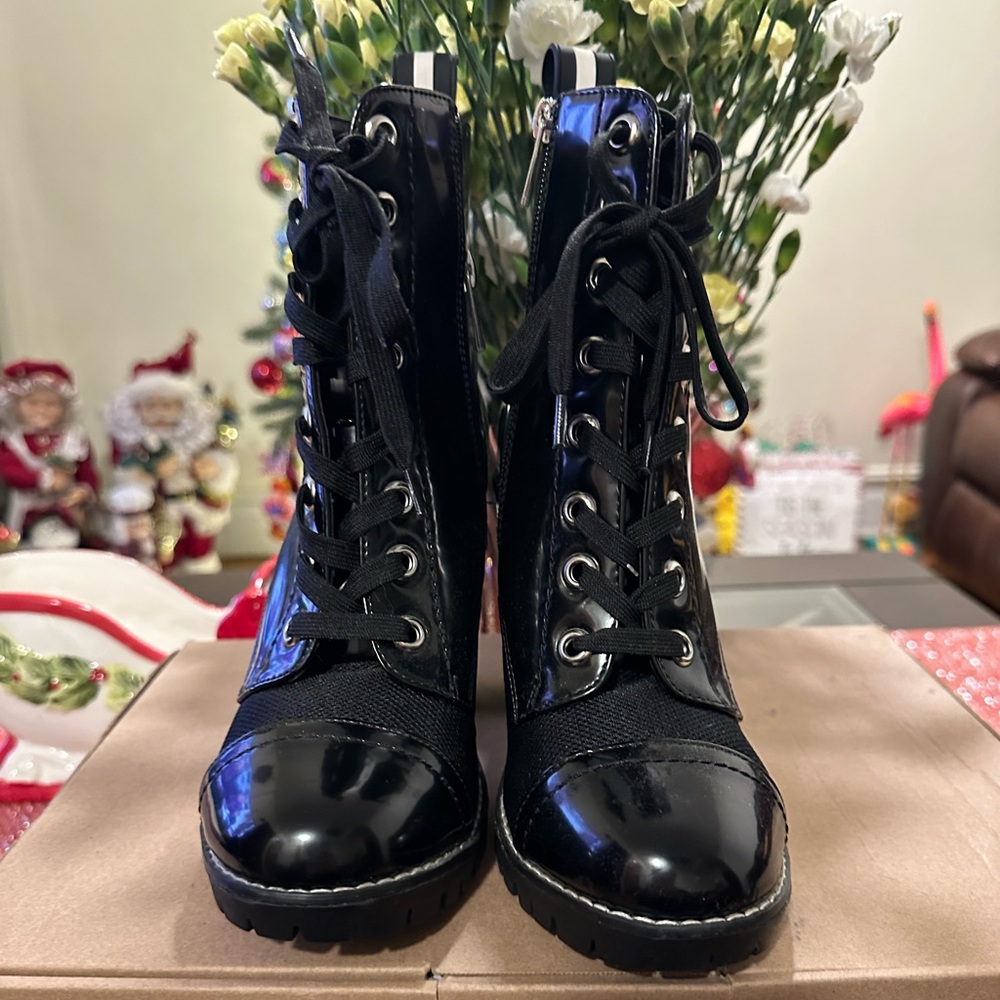 BCBGeneration heel booties